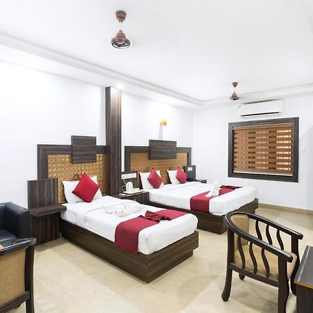 Hotel Kochi Crown Экстерьер фото