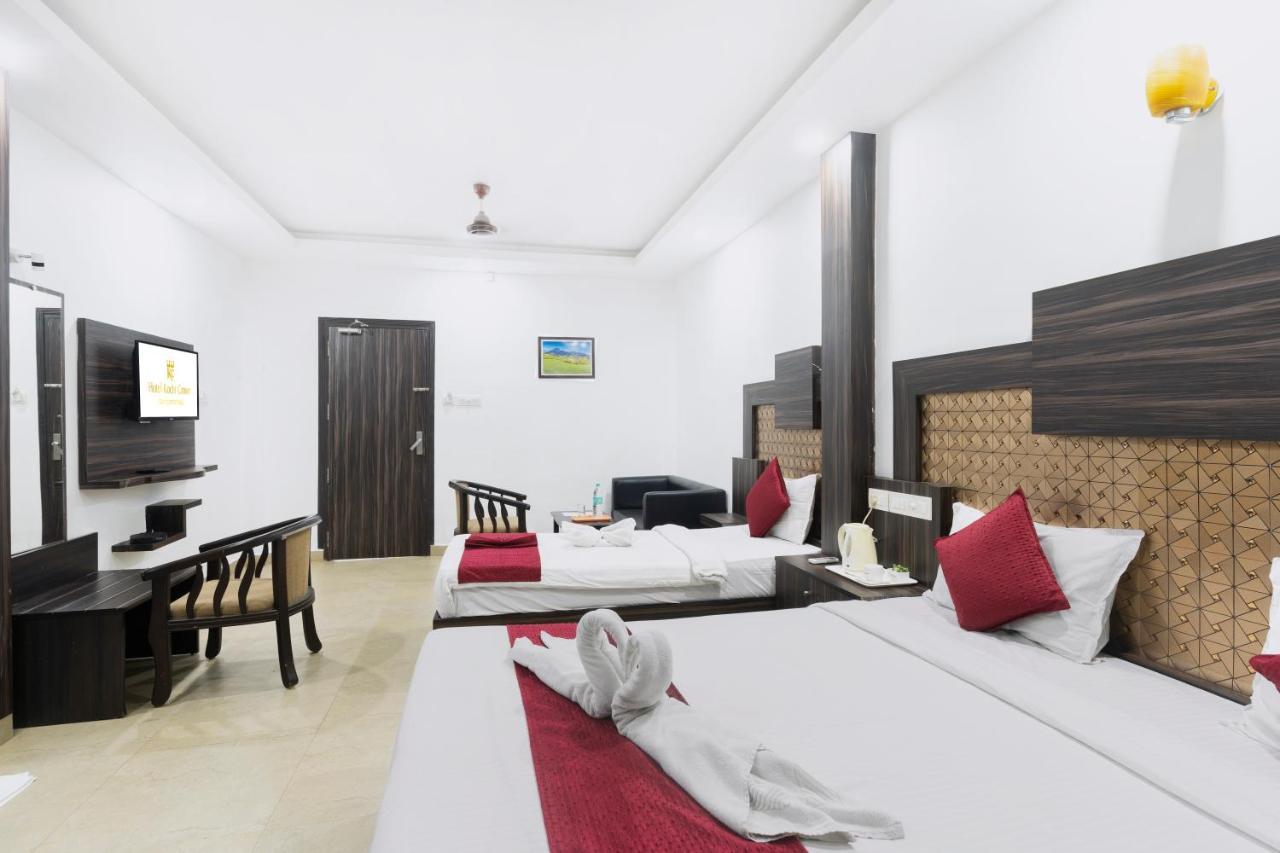 Hotel Kochi Crown Экстерьер фото