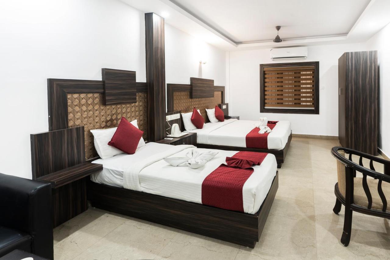 Hotel Kochi Crown Экстерьер фото