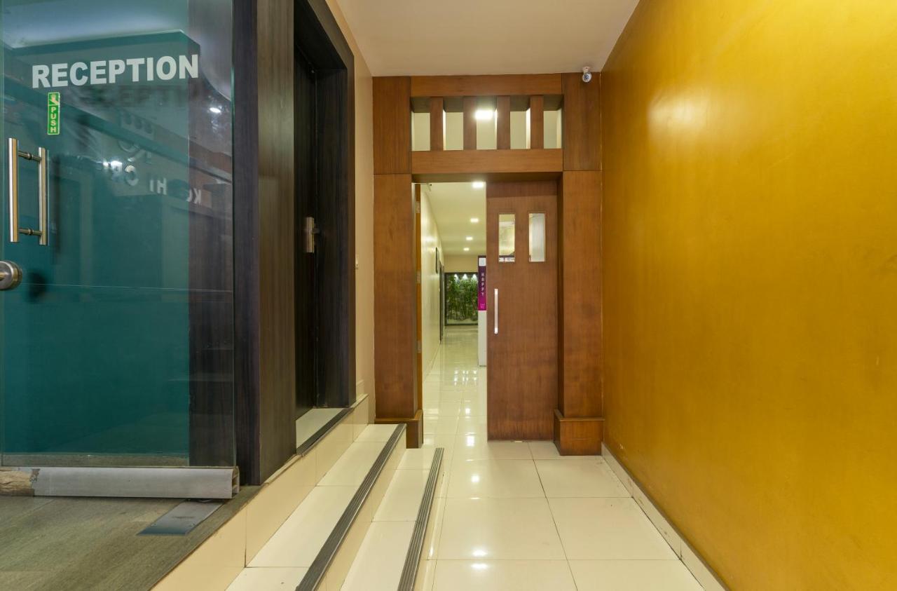 Hotel Kochi Crown Экстерьер фото