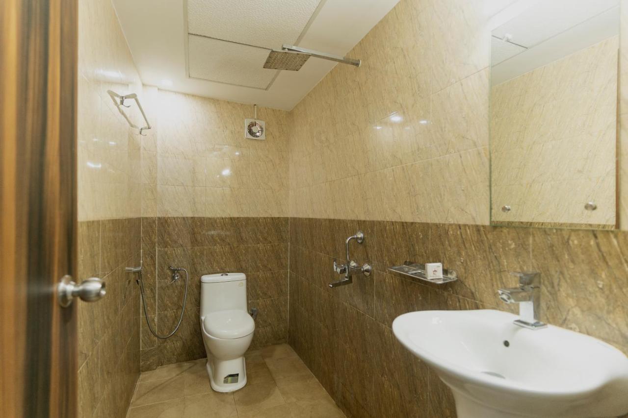 Hotel Kochi Crown Экстерьер фото
