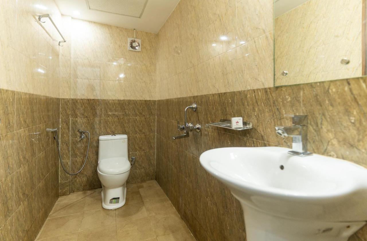 Hotel Kochi Crown Экстерьер фото