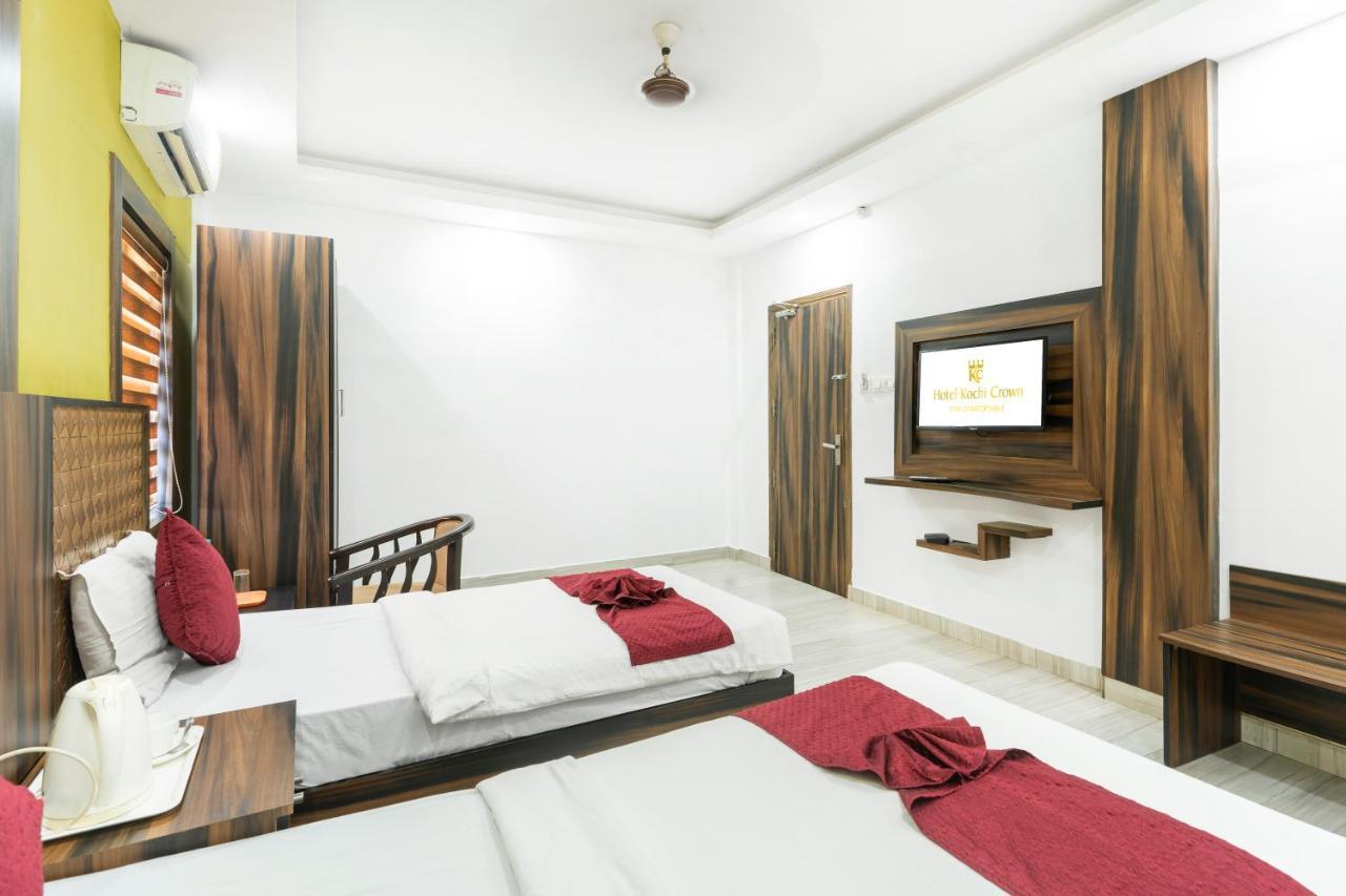 Hotel Kochi Crown Экстерьер фото