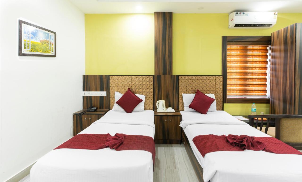 Hotel Kochi Crown Экстерьер фото