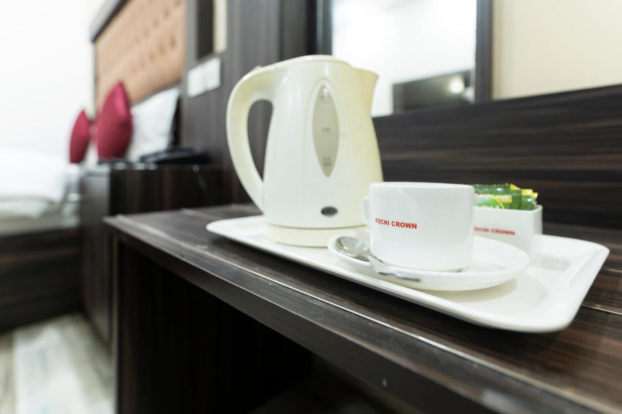 Hotel Kochi Crown Экстерьер фото