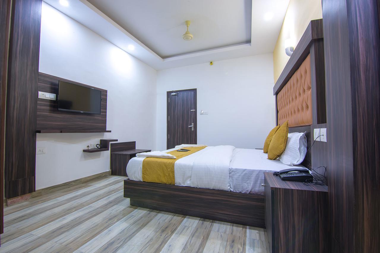 Hotel Kochi Crown Экстерьер фото
