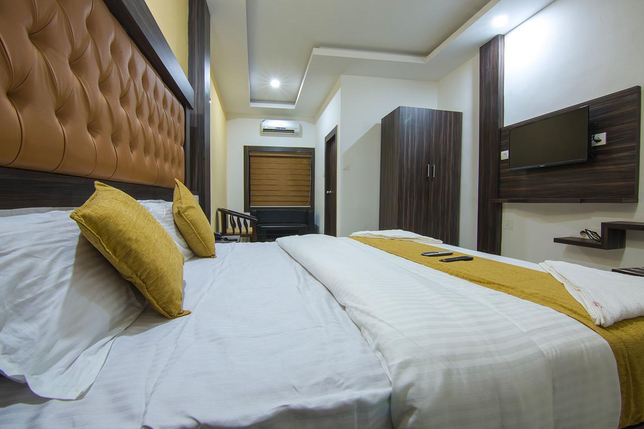 Hotel Kochi Crown Экстерьер фото